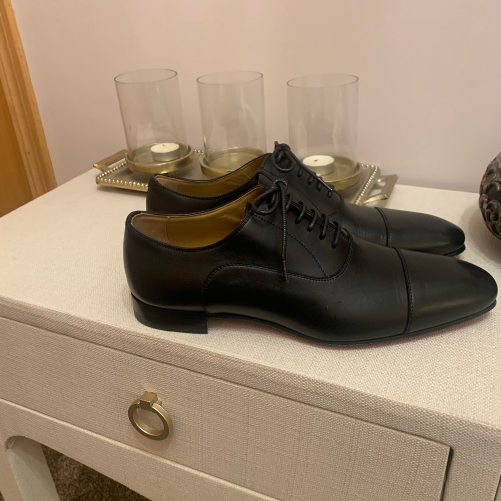 Christian Louboutin Black Leather with Red Soles - Picture 3 of 3